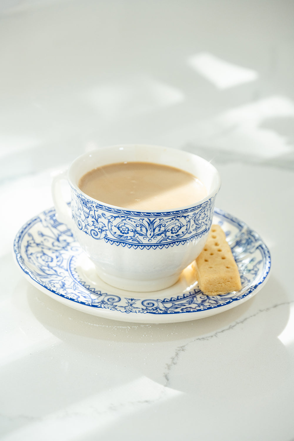 Taza de café con platito