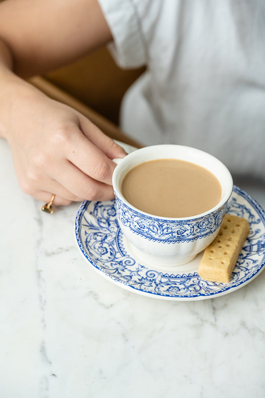 Taza de café con platito